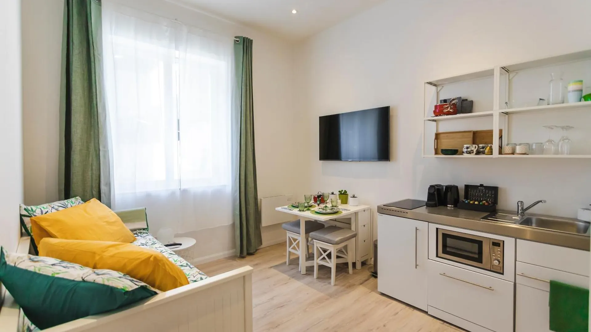 Lovely Studio In The Heart Of Brussels contacts